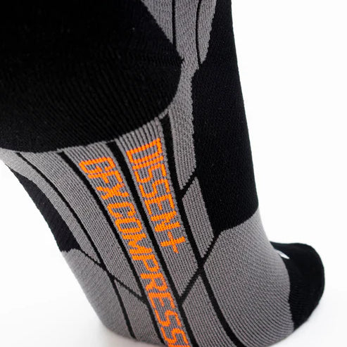 Dissent-GFX-Compression-Genuflex-8-Snow-Ski-Snowboard-Sock-Arch2.webp