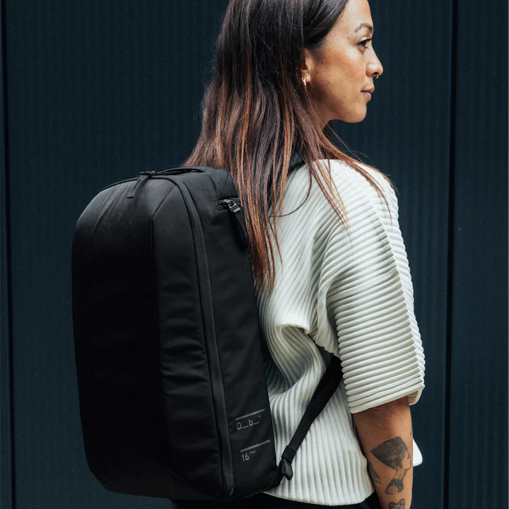 Freya_Fanny_Pack_L_Black_Out03_f7196c84-fed7-4748-853c-3a769f58eb61.webp
