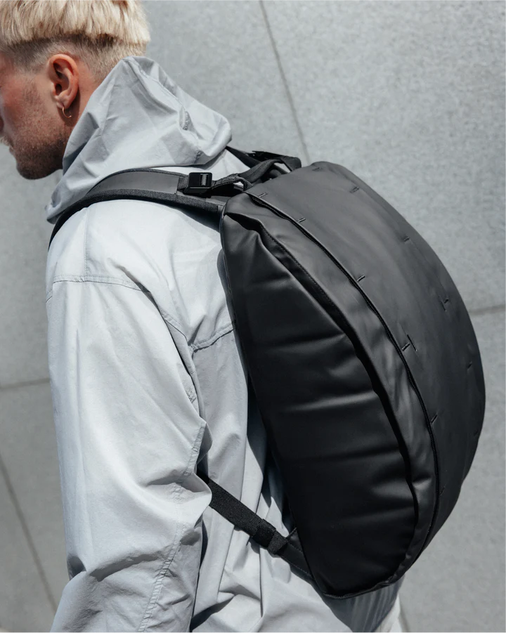 HUGGER BASE BACKPACK 15L