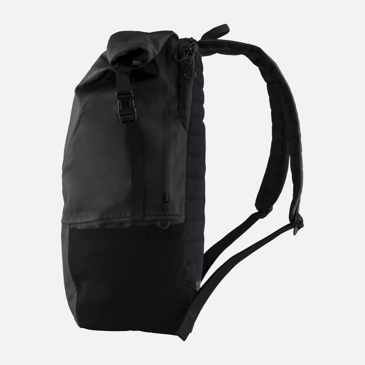 RKMBZ07_COMMUTERS_BAG_25L_BLACK_RGB72DPI_02.jpg