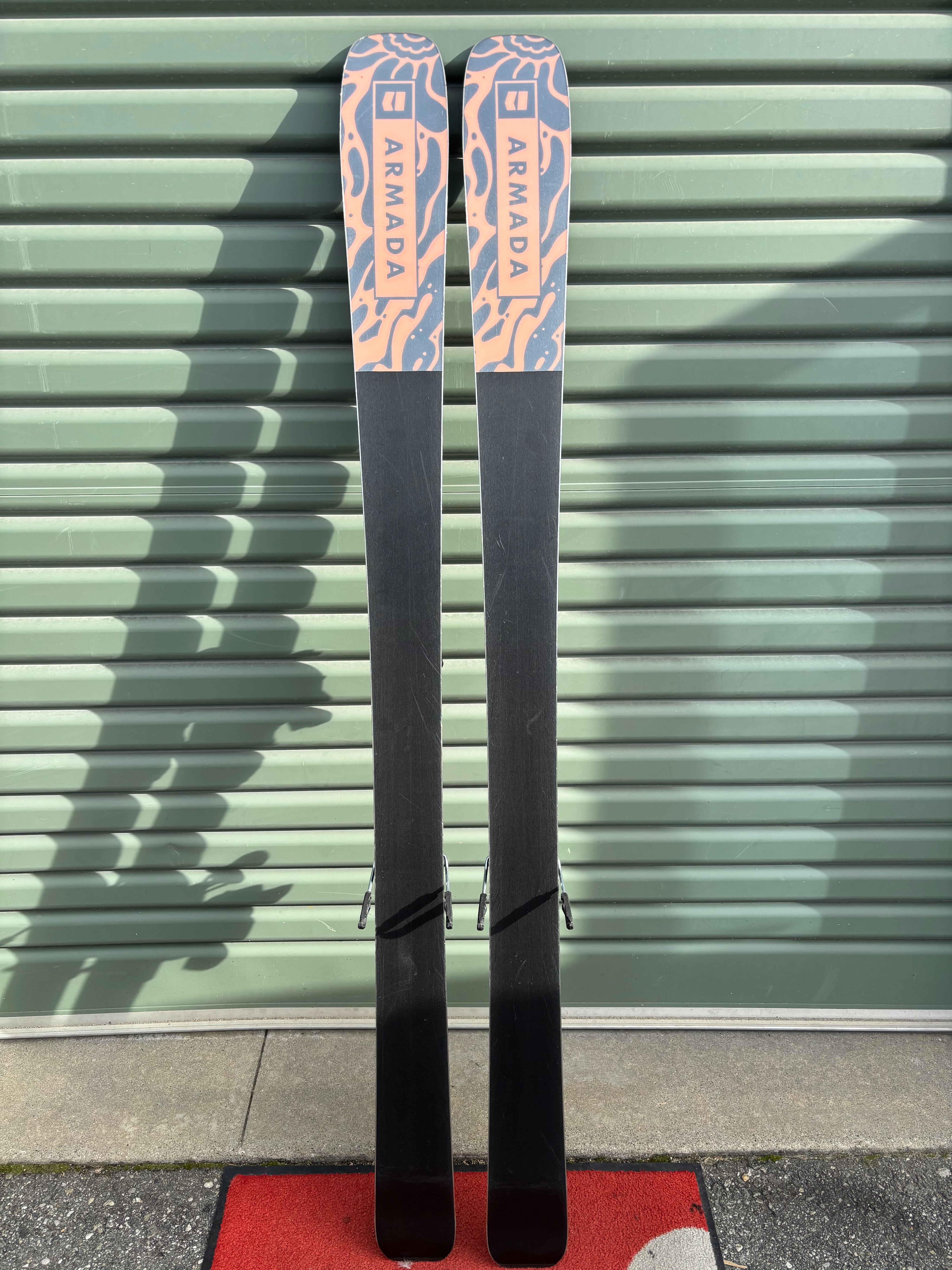 EX DEMO ARMADA RELIANCE 92 Ti + STRIVE 11 BINDINGS - 25/26