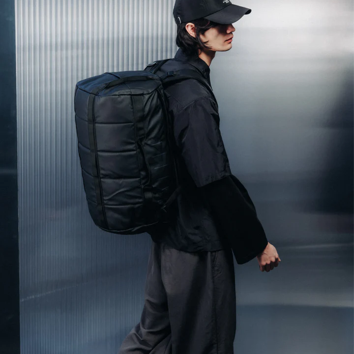 Roamer_20Duffel_2060L_20Black_20Out_SS25.webp