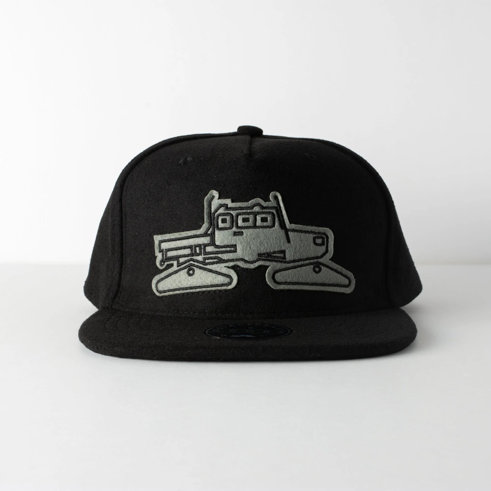 snowcat-field-cap-964709_2000x_ce6f2bb9-fe9f-41b2-bd38-eebd41df4411.webp